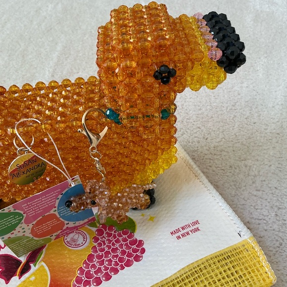 ADORABLE NWT SUSAN ALEXANDRA BEADED WEENY DACHSHUND HANDBAG WITH CRITTER CHARM - Picture 3 of 15